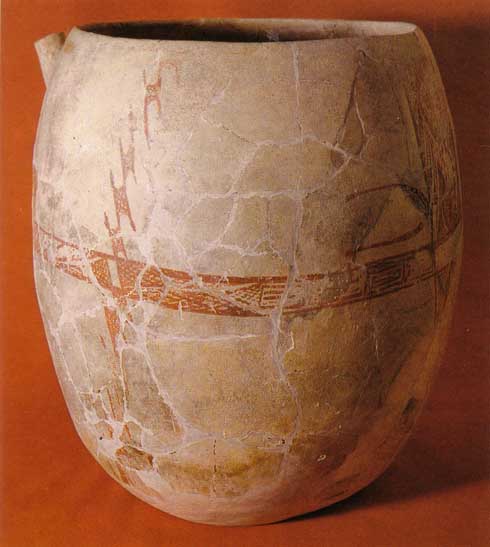 Пифос с расписным орнаментом. Керамика 3000-2500 до н.э. Из Эрими.Высота 53 см, диаметр 38 см