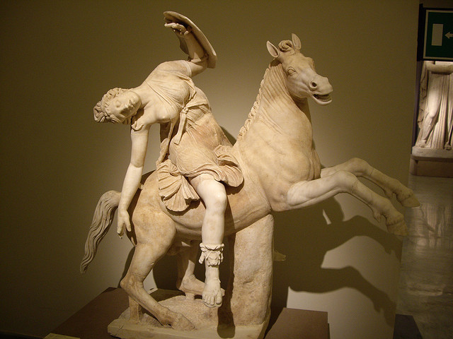 Раненая амазонка, падающая с коня. Мраморная копия, II век до нашей эры