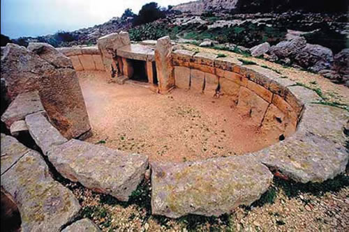 Неолитическая конструкция храма Мнаджра на Мальте
